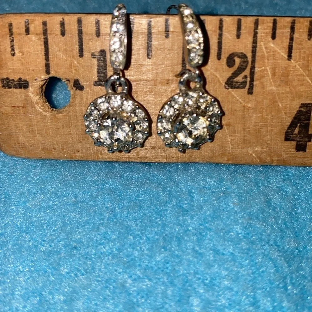 VINTAGE RHINESTONES silver tone flower cluster drop style wire pierced earrings